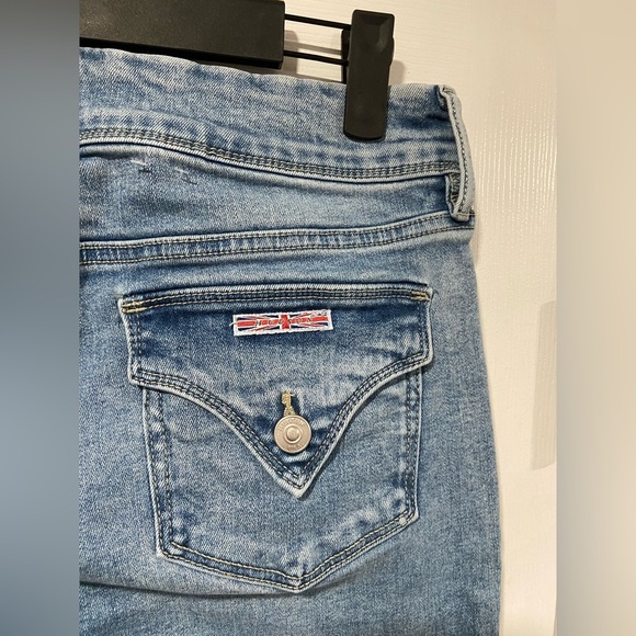 Hudson Size 8 Medium Wash Straight Leg Button Back Pockets Denim Stretch Jeans - Picture 7 of 12